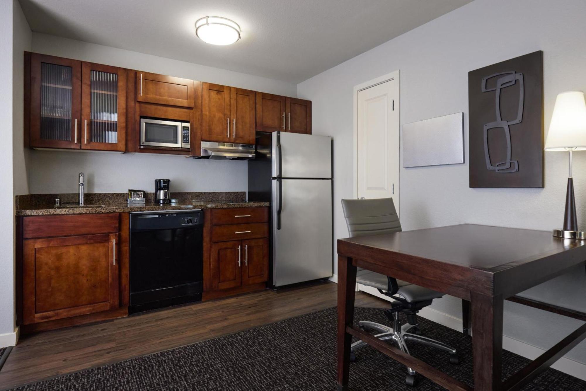 One-Bedroom Suite,1742843565:JPEG